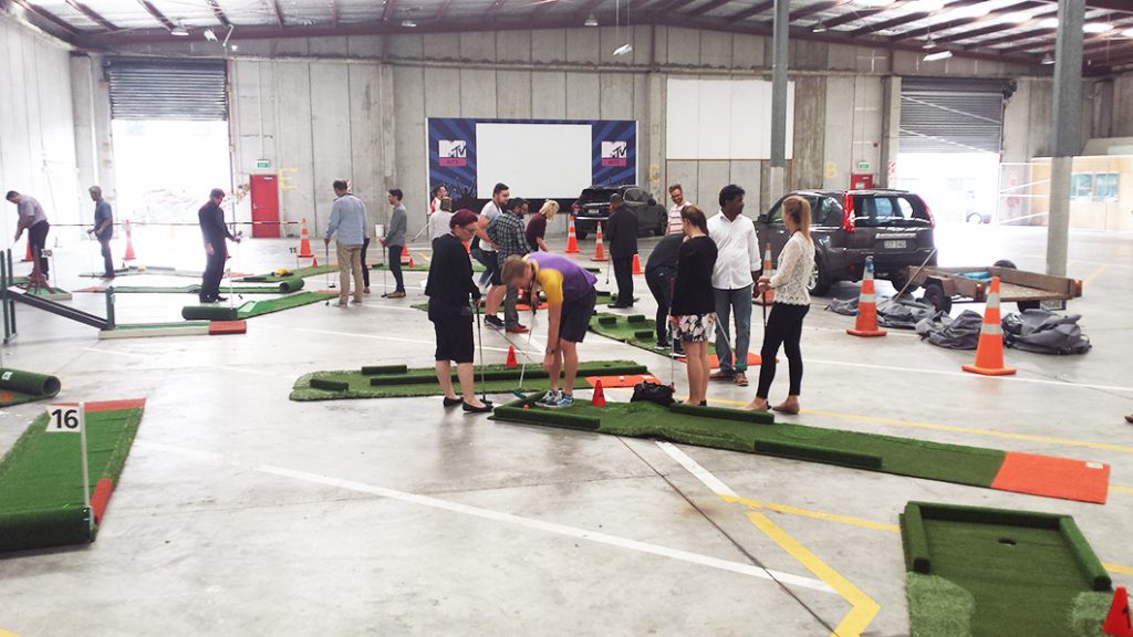 portable mini golf business function